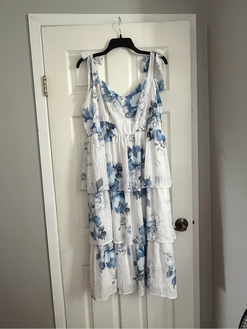 Torrid Women’s White & Blue Floral Tiered dress